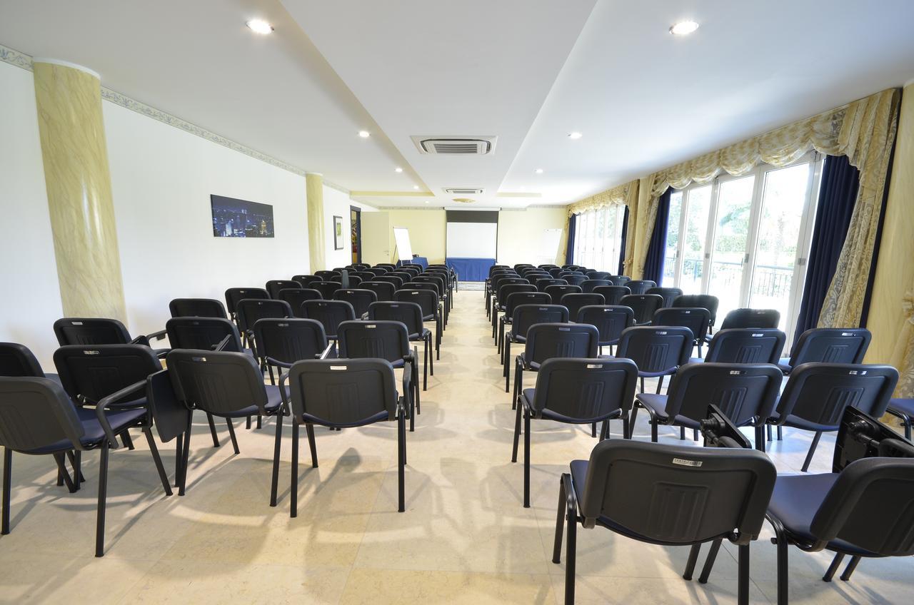 דסנזאנו דל גארדה Relais Du Lac מראה חיצוני תמונה