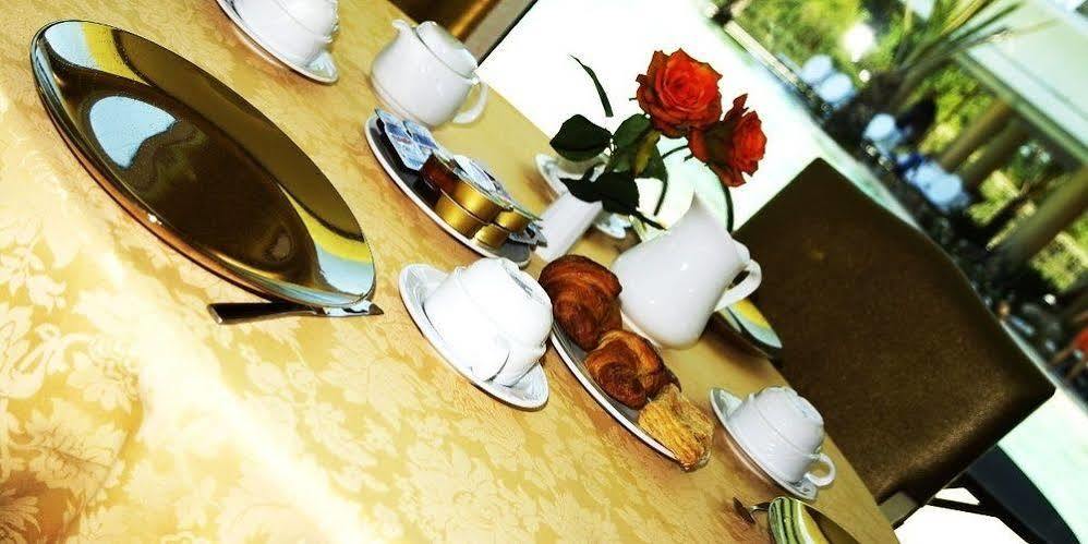 דסנזאנו דל גארדה Relais Du Lac מראה חיצוני תמונה